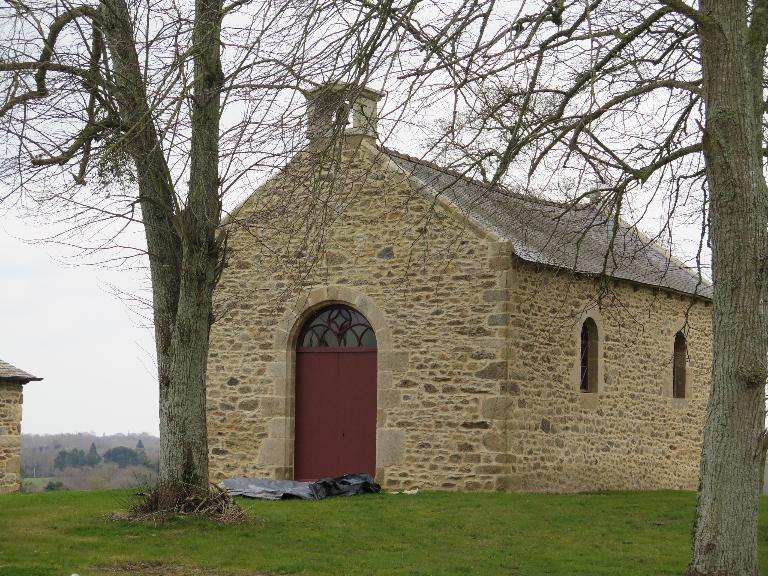 Chapelle Saint-Pierre et sa croix, Saint-Pierre (Saint-Lormel)