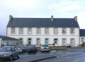 Ancienne école communale des filles,rue de Kerariou ; rue de Trovern Bihan (Trébeurden)