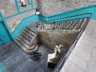 Vestibule et escalier d'honneur du palais épiscopal, boulevard Anatole Le Braz (Tréguier)
