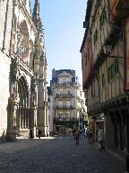 Place Saint-Pierre, anciennement place de la Comédie (Vannes)