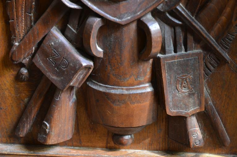 Ensemble de l'autel du Sacré Coeur : autel, tabernacle, gradin d'autel, degré d'autel