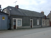 Alignement de maisons, route départementale de Saint Ganton à Sénonnes (Eancé)