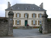 Presbytère, 19 rue des Combats de Kervernen (Pluméliau fusionnée en Pluméliau-Bieuzy en 2019)