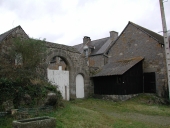 Manoir, puis ferme, actuellement maison, les Basses Chapelles (Saint-Pierre-de-Plesguen fusionnée en Mesnil-Roc'h en 2019)