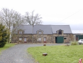 Alignement de trois maisons, le Haut Breil (Pipriac)