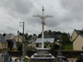 Croix de cimetière, rue de l'Eglise (Saint-Thurial)