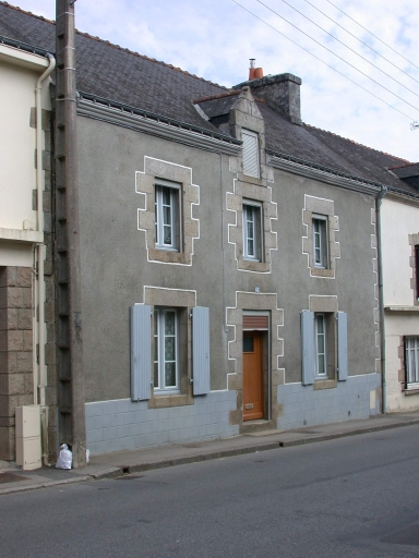 Maison, 42 rue de la République (Pluméliau fusionnée en Pluméliau-Bieuzy en 2019)