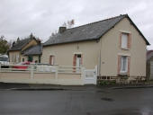 Alignement de trois maisons, rue des Carlets (La Chapelle-des-Fougeretz)