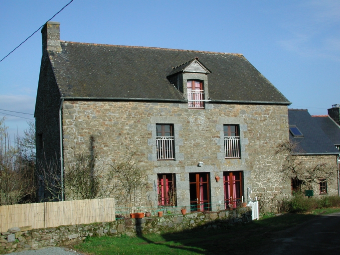 Ferme, actuellement maison, le Rouvre (Saint-Pierre-de-Plesguen fusionnée en Mesnil-Roc'h en 2019)
