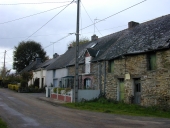 Alignement de logis, Noyal (Sixt-sur-Aff)