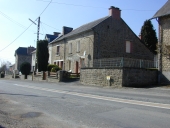 Alignements de trois maisons, 17, 19, 21 rue du Clos Gérard (Montreuil-sur-Ille)