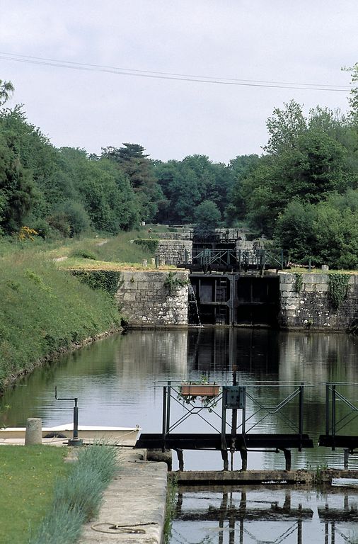 Chaîne d'écluses : n° 79 à 87 (Saint-Gérand)