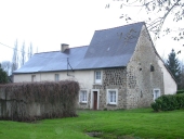 Alignement de logis, le Placis Gaucher (Saint-Gondran)
