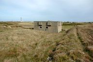 Corps de garde crénelé n° 3, année "1862" et batterie de Locqueltas (Ouessant)