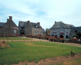 Mairie, écoles et monuments aux morts sur la commune de Saint-Pierre-de-Plesguen (fusionnée en Mesnil-Roc'h en 2019)