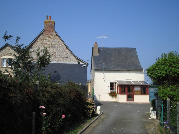 Maisons, Bourg Saint-Pair, impasse Saint-Pierre (Bais)