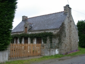 Maison, à l'ouest de Koh Koëd (Guénin)