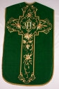 Ornement vert 1 : chasuble, étole, manipule, voile de calice