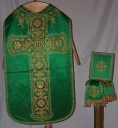 Ornement vert 4 : chasuble, bourse de corporal, étole, manipule