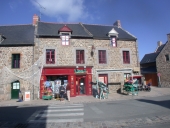 Maison, 02 place du Carrouge (Saint-Suliac)