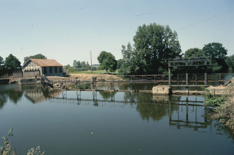 Canal de Nantes à Brest, site d'écluse de garde de la Minoterie de la Née, n° 27 (Saint-Marcel)