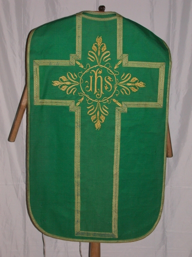 Ornement vert 2 : chasuble, voile de calice