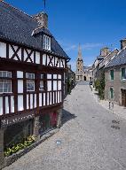 Rue de l'église (La Roche-Derrien fusionnée en La Roche-Jaudy en 2019)