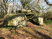 Dolmen (?) et pressoir de Crec'h an Hu (Plouaret)