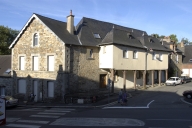 Auberge dite Hôtellerie du Lion d'Or, actuellement immeuble à logements, 1 place de l'Eglise (Saint-Aubin-d'Aubigné)