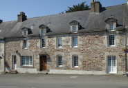 Maison, 7 place du Calvaire (Saint-Caradec)