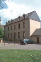 École, actuellement immeuble à logements, 1 place Jean de La Mennais (Livré-sur-Changeon)