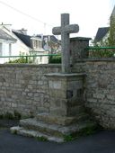 Croix de chemin dite croix de Trussac, rue madame Molé (Vannes)
