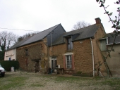 Maison et ferme située en alignement, la Bouttière (Iffendic)