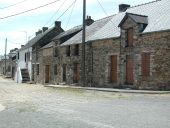 Alignement de maisons, la Lande (Langon)