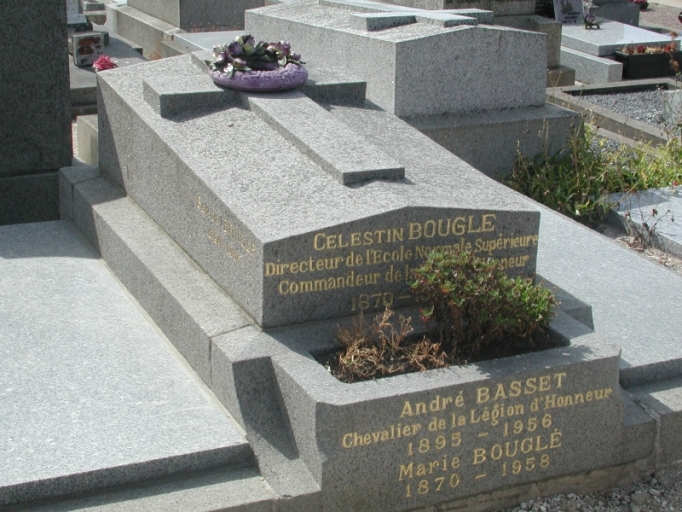 Ensemble funéraire de Célestin Bouglé (Pléneuf-Val-André)