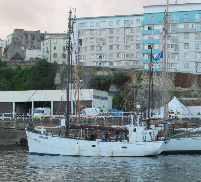 Bateau de pêche dit Bro Warok