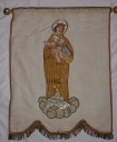 Bannière de procession : Vierge à l'Enfant, église paroissiale Saint-Étienne (Tressé fusionnée en Mesnil-Roc'h en 2019)