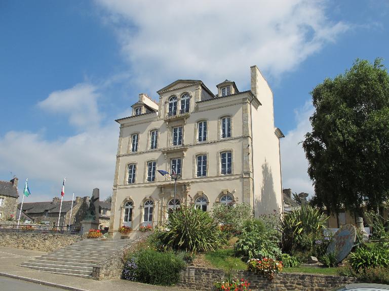 Presbytère, actuellement mairie, rue temple de mars (Corseul)