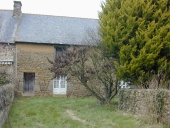 Alignement de trois maisons, Loiron (Sens-de-Bretagne)
