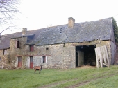 Alignement de quatre maisons, la Diacrais (Pipriac)