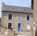 Maison, place du Centre (Lézardrieux)