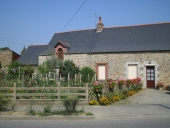 Ferme, actuellement maisons, 28-30 rue de la Fontaine (Bais)