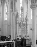 Autel, tabernacle, retable, statue (retable cadre, retable architecture, autel secondaire) : Donation du Rosaire, Vierge à l'Enfant, du Rosaire, église paroissiale Notre-Dame (Pocé-les-Bois)