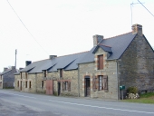 Alignement de maisons, les Crochardais (Pipriac)