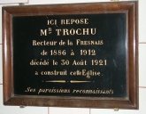 Plaque commémorative et dalle funéraire de l'abbé Trochu