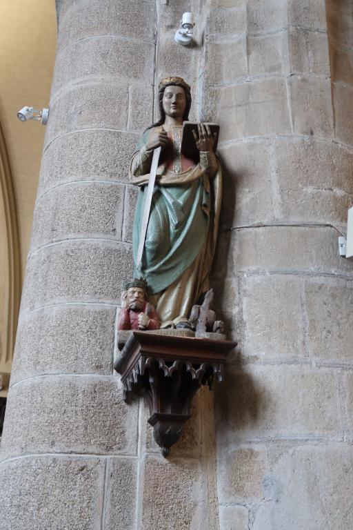 Statue : sainte Catherine d'Alexandrie, église paroissiale Notre-Dame-de-la-Joie (Pontivy)