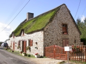 Alignement de deux maisons, la Mâre (Saint-Père-Marc-en-Poulet)