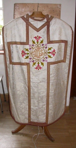 Ornement blanc 2 : chasuble
