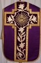Ornement violet 2 : chasuble, bourse de corporal, étole, manipule, voile de calice