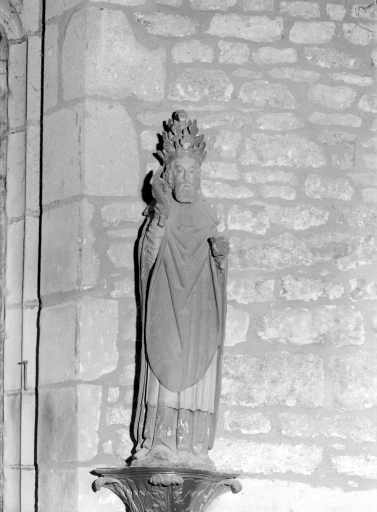 Statue sur socle : Saint Pierre